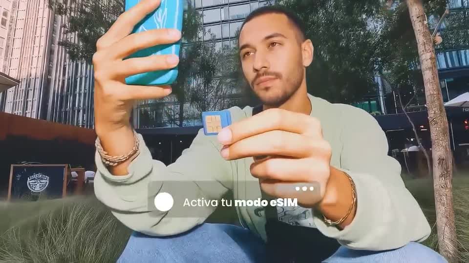 Ejemplo de un anuncio mostrándose en una TV a pantalla completa